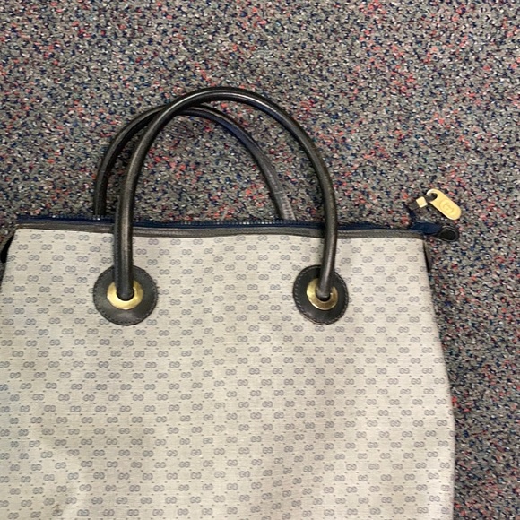 Vintage Gucci bag in tough shape needs some TLC - Picture 9 of 10